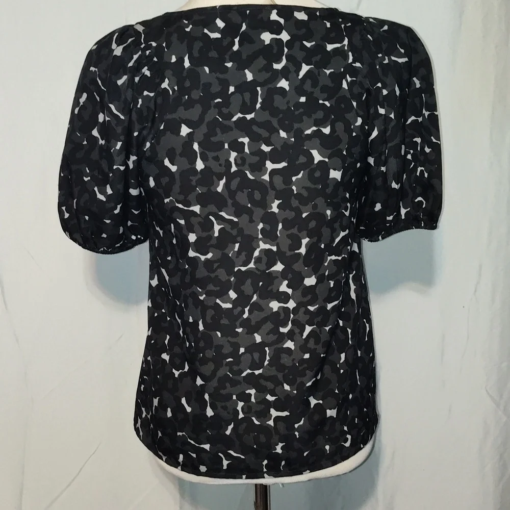 LOFT X Small Petite Black and Gray Abstract Blouse With Puff Sleeves